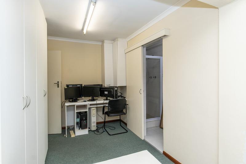 5 Bedroom Property for Sale in Constantia Western Cape